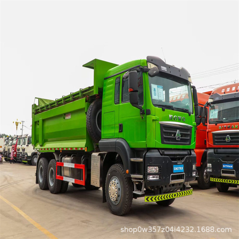 重汽豪沃TX440马力渣土自卸车