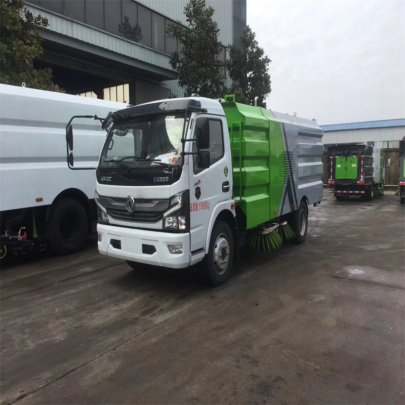 东风多利卡8方/9方洗扫车