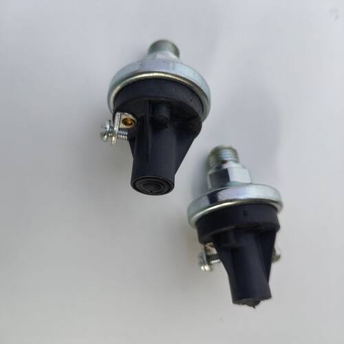 斗山叉车配件D20S5/D25S5/D30S5/D33S5,D35C5刹车灯开关