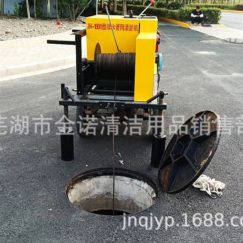 柳州桂林城市排水管网检修井盖开启装置.通沟牛机V械牵引疏通装置