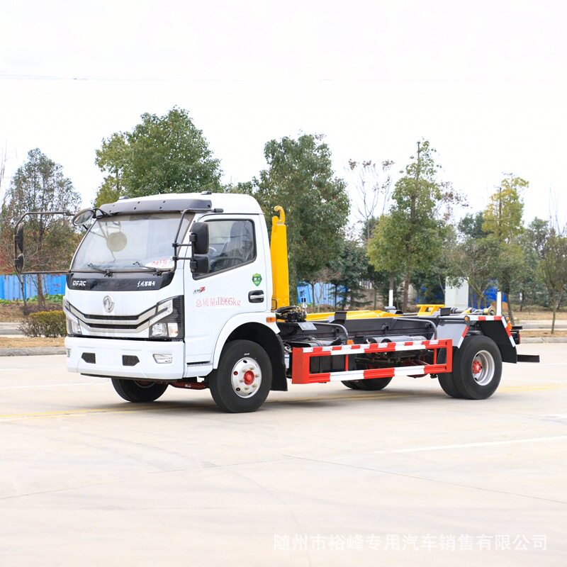 东风大多利卡勾臂垃圾车 配7方生活垃圾箱 8-10方移动压缩垃圾站