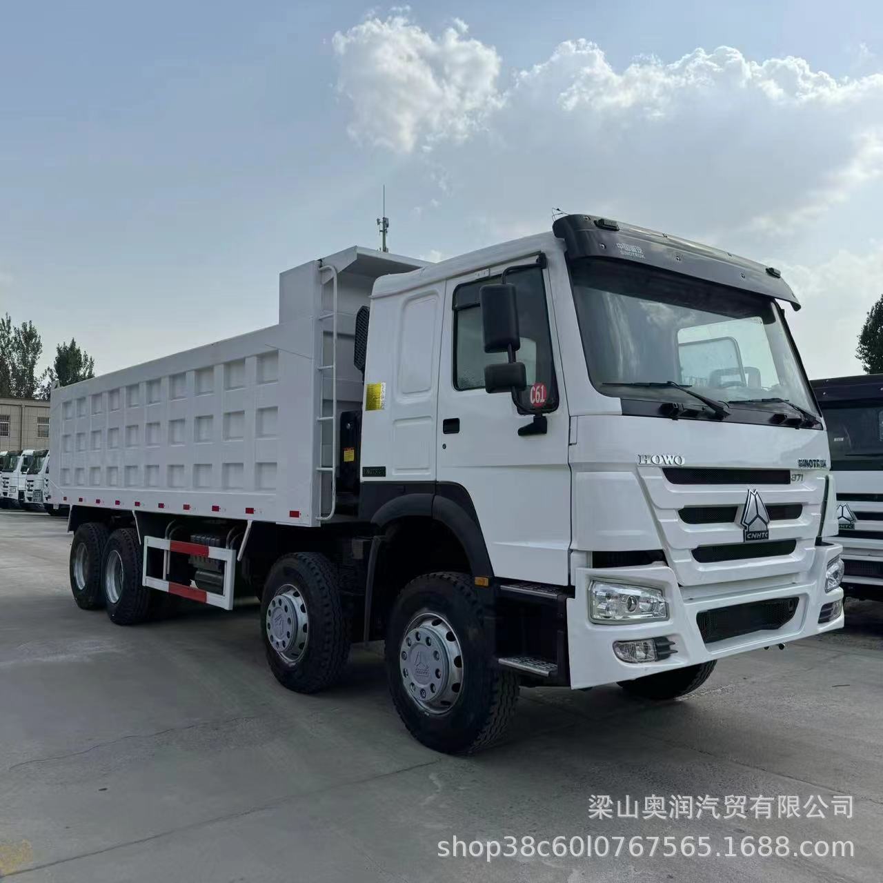出售出口豪沃自卸车 前四后八渣土车厢货车 380马力翻斗垃圾车