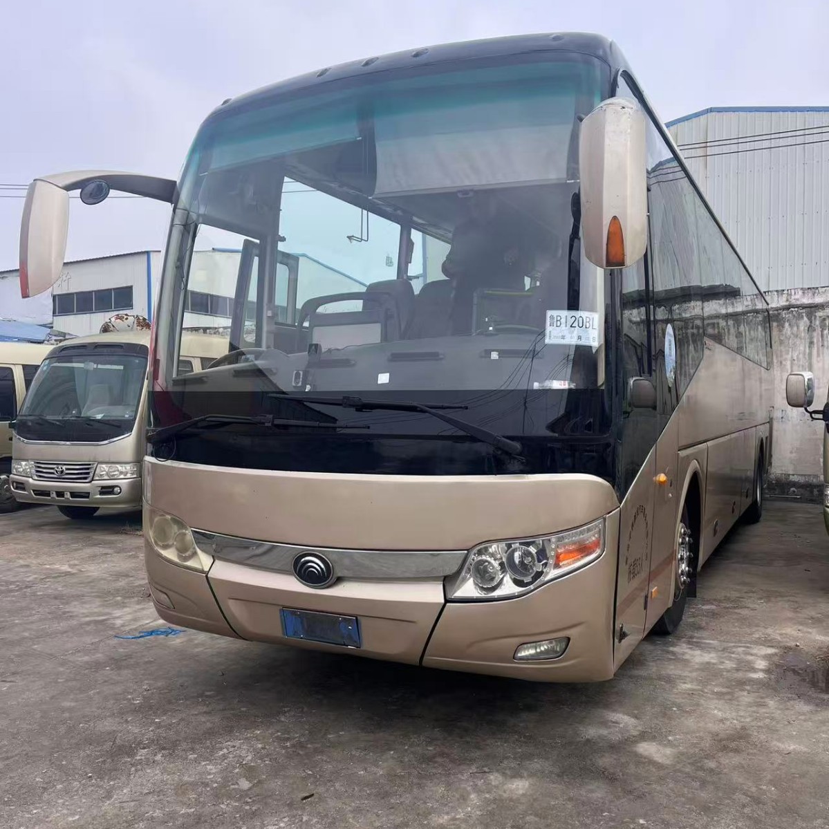 宇通丰田海狮55座中型客车模型