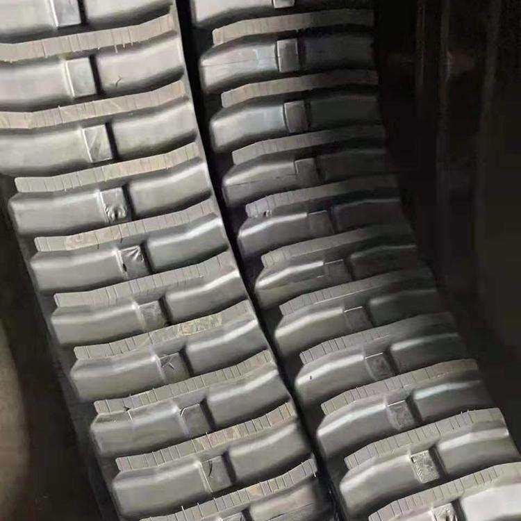 挖掘机履带胶 徐工XE135B牛筋履带胶块 橡胶履带输送带发电机座