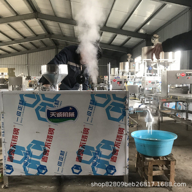 夏日美食薯粉漏鱼机仿手工米粉机米浆凉虾机河北设备