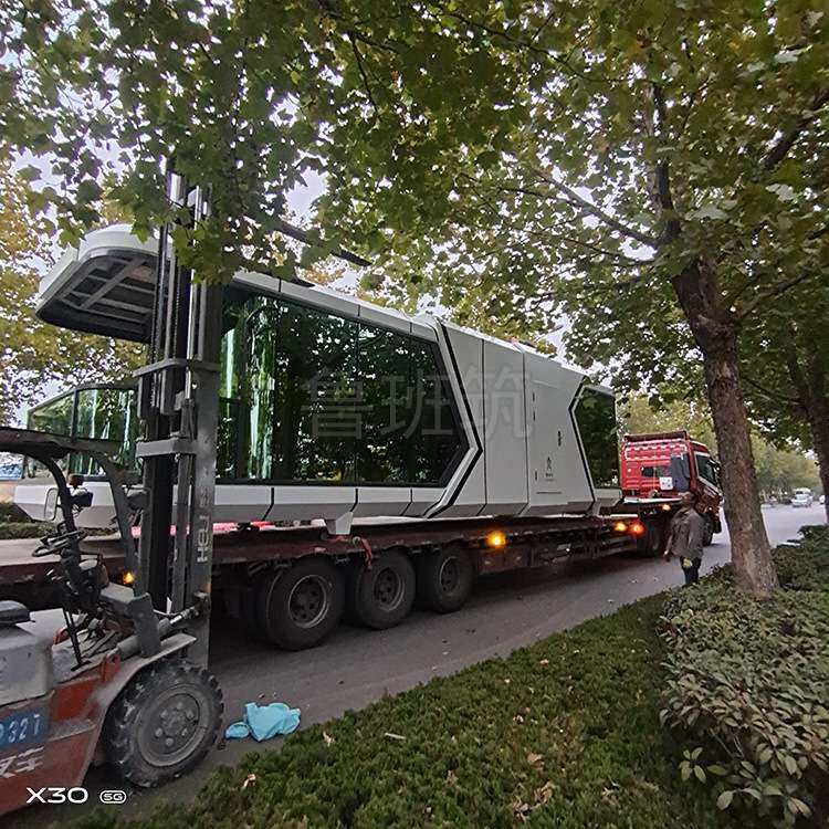 山东户外集成房屋生产基地户外活动酒店房智能太空方舱轻钢别墅房