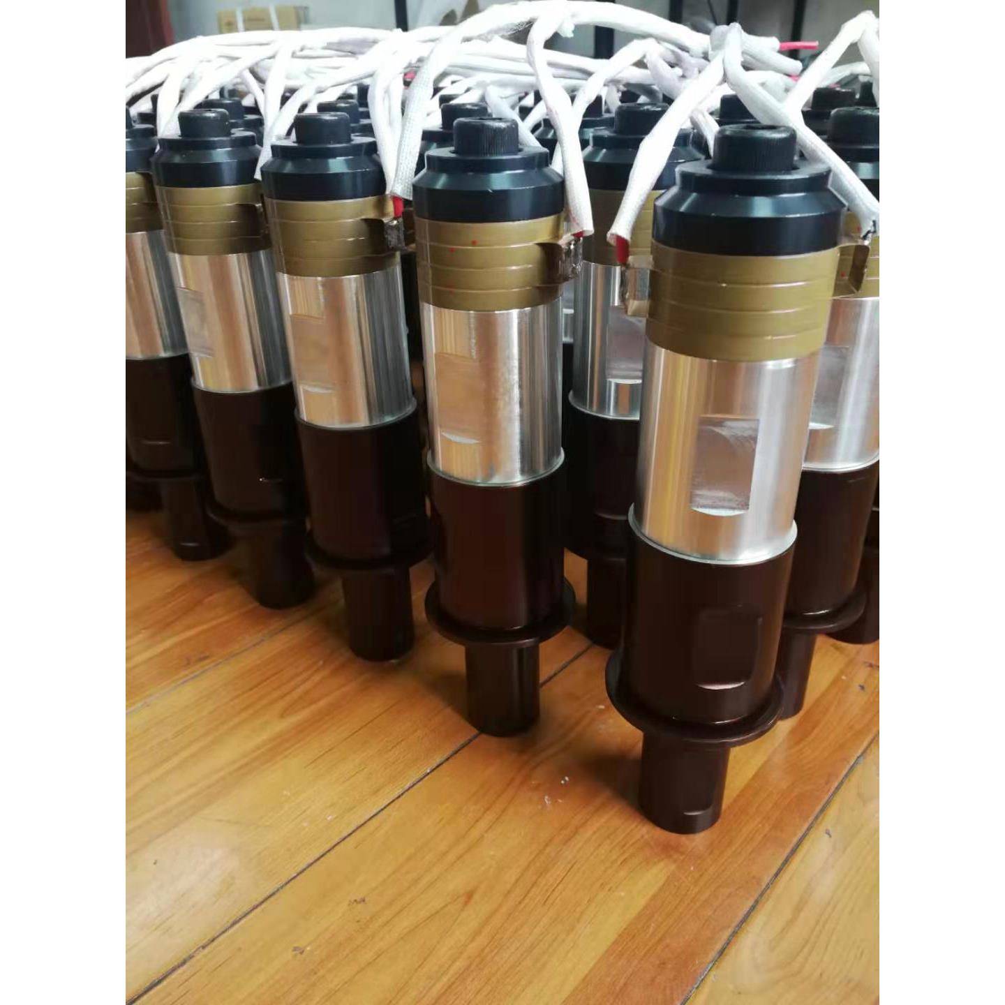 厂家销售1500W大功率无纺布分切机缝合机压棉机压花机换能器振子