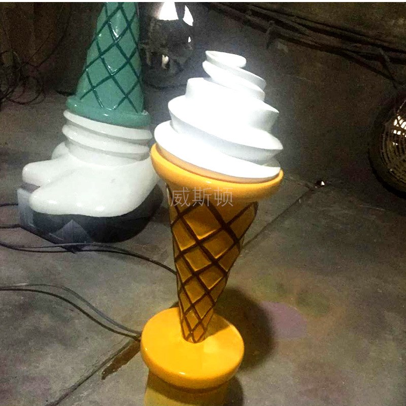 网红冰激凌装饰摆件玻璃钢仿真甜筒雪糕模型户外冷饮店商场美陈