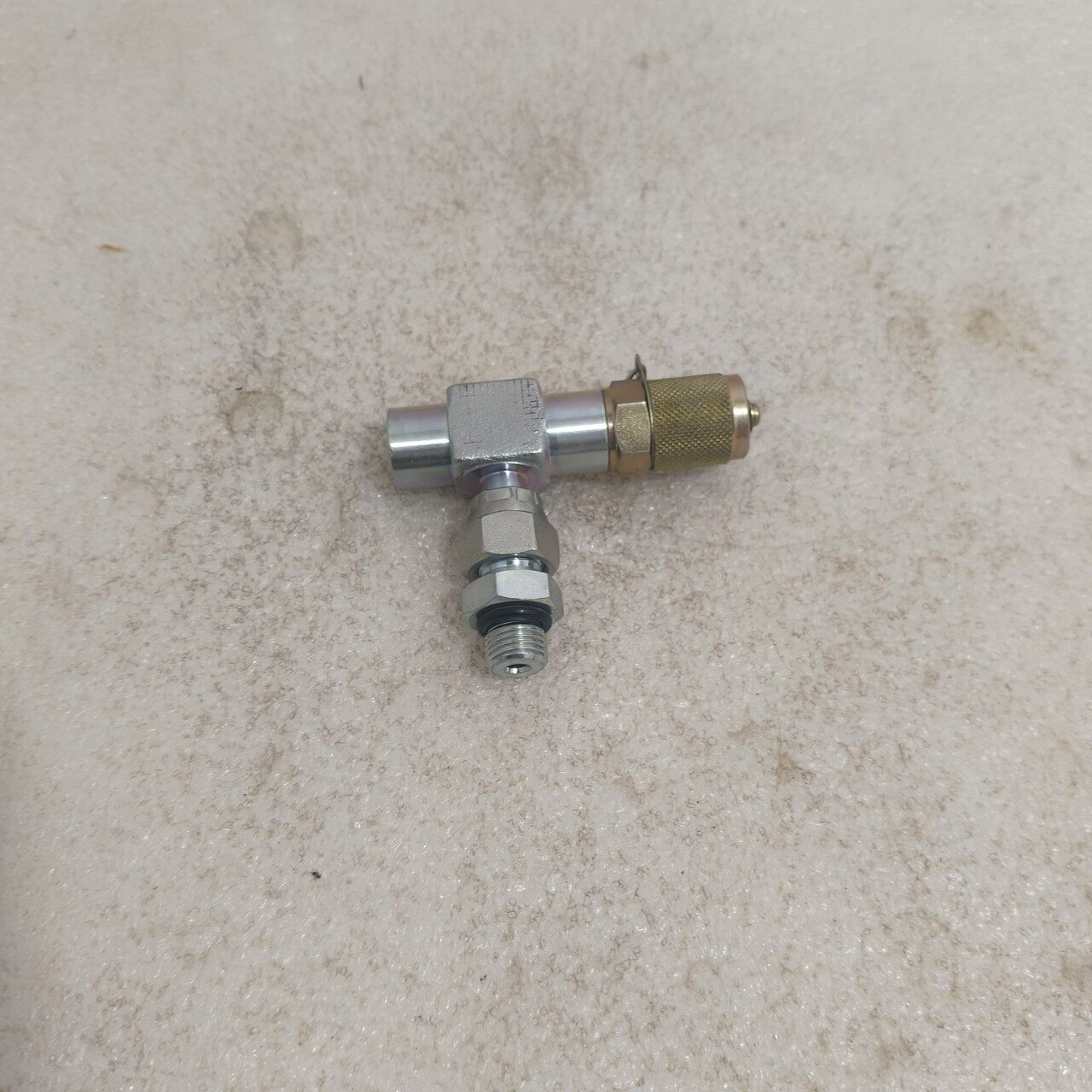 现代485Vs挖机配件液压油管三通接头31N6-66080