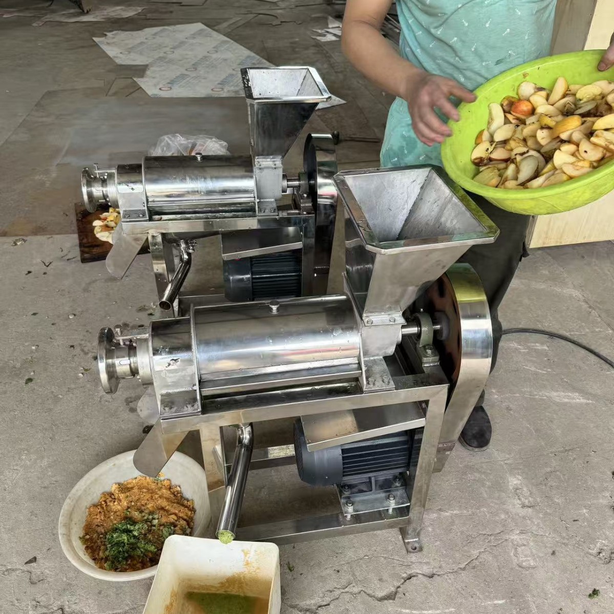 芦荟粉碎机大型不锈钢高钙菜压榨机 粉碎水果压榨打汁机