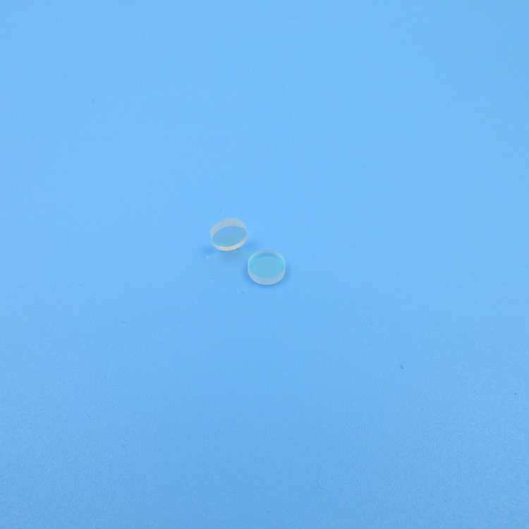 600nm-850nm通过滤光片红光红外光高透紫外截止带通玻璃材质镜片