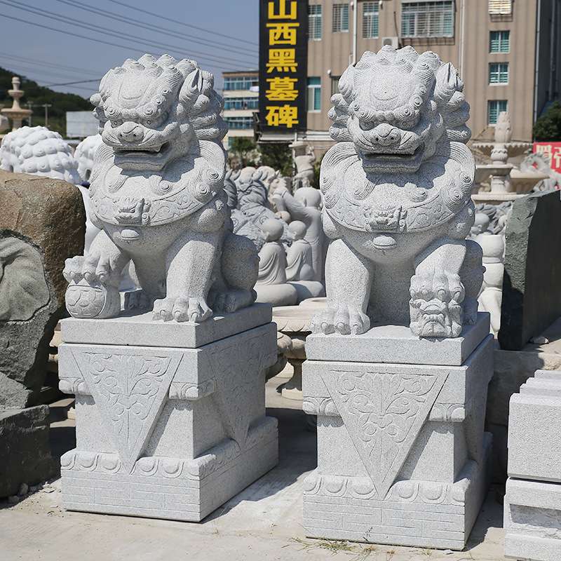 现货供应石雕狮子 别墅庭院大门摆件 青石欧式狮规格齐全动物摆件