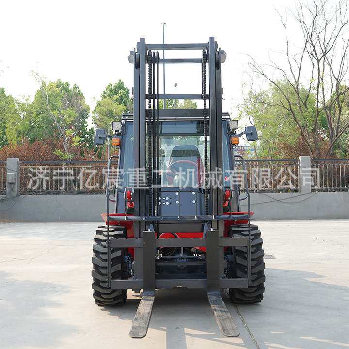 小型越野叉车液压升降搬运堆高叉车4吨5吨6吨多功能四驱越野叉车