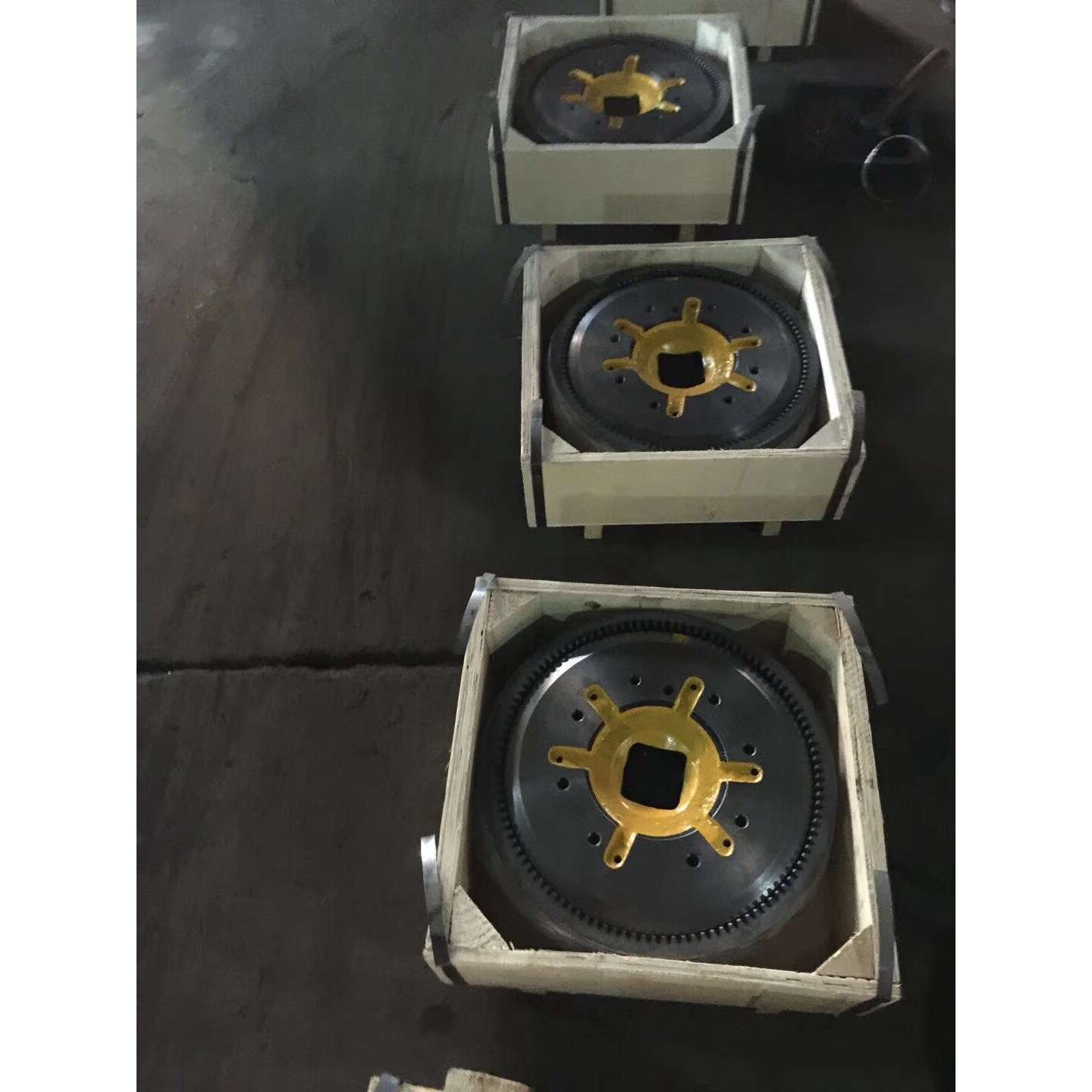 长期供应宣工推土机TY140 165离合器压盘 齿圈 二级齿轮 齿轮泵