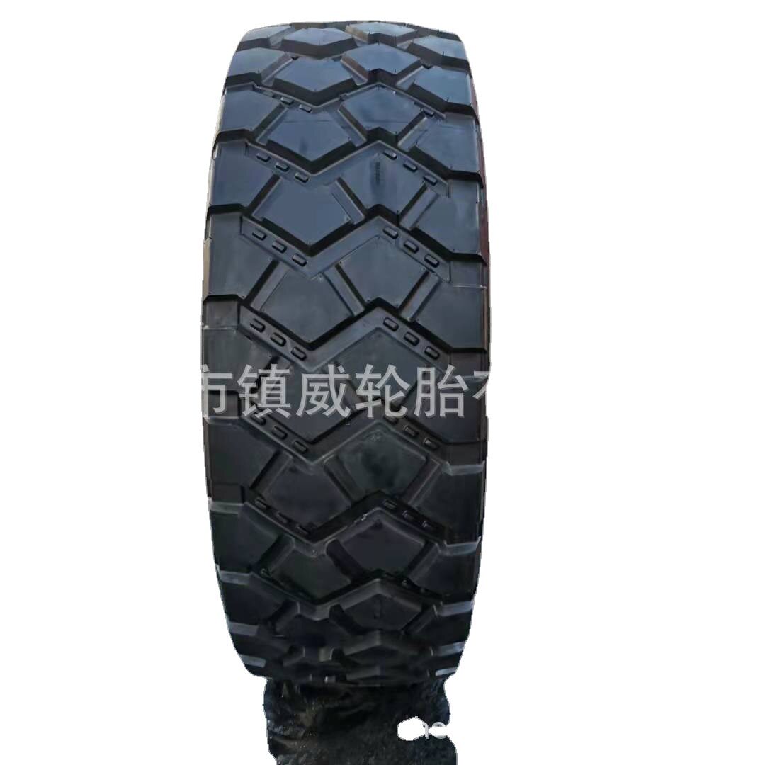 越野轮胎365/80R20炮车轮胎越野花纹