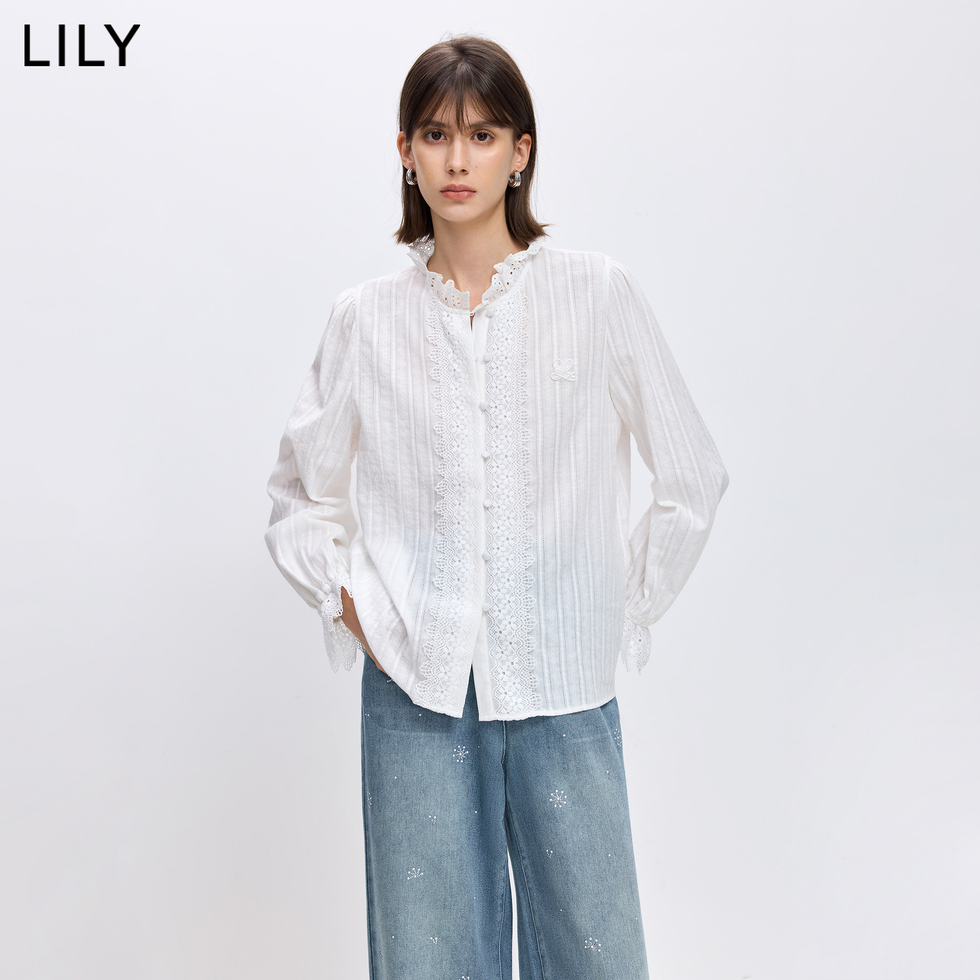 LILY2026秋新款女装纯棉法式宫廷风立领镂空蕾丝提花休闲白色衬衫