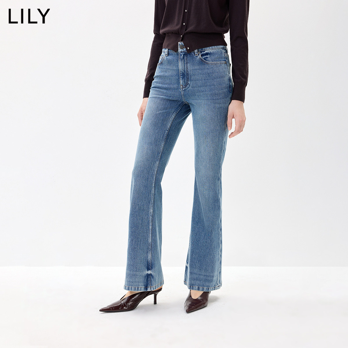 LILY2026秋新款复古简约修身窄版休闲百搭通勤深色微喇裤牛仔裤女