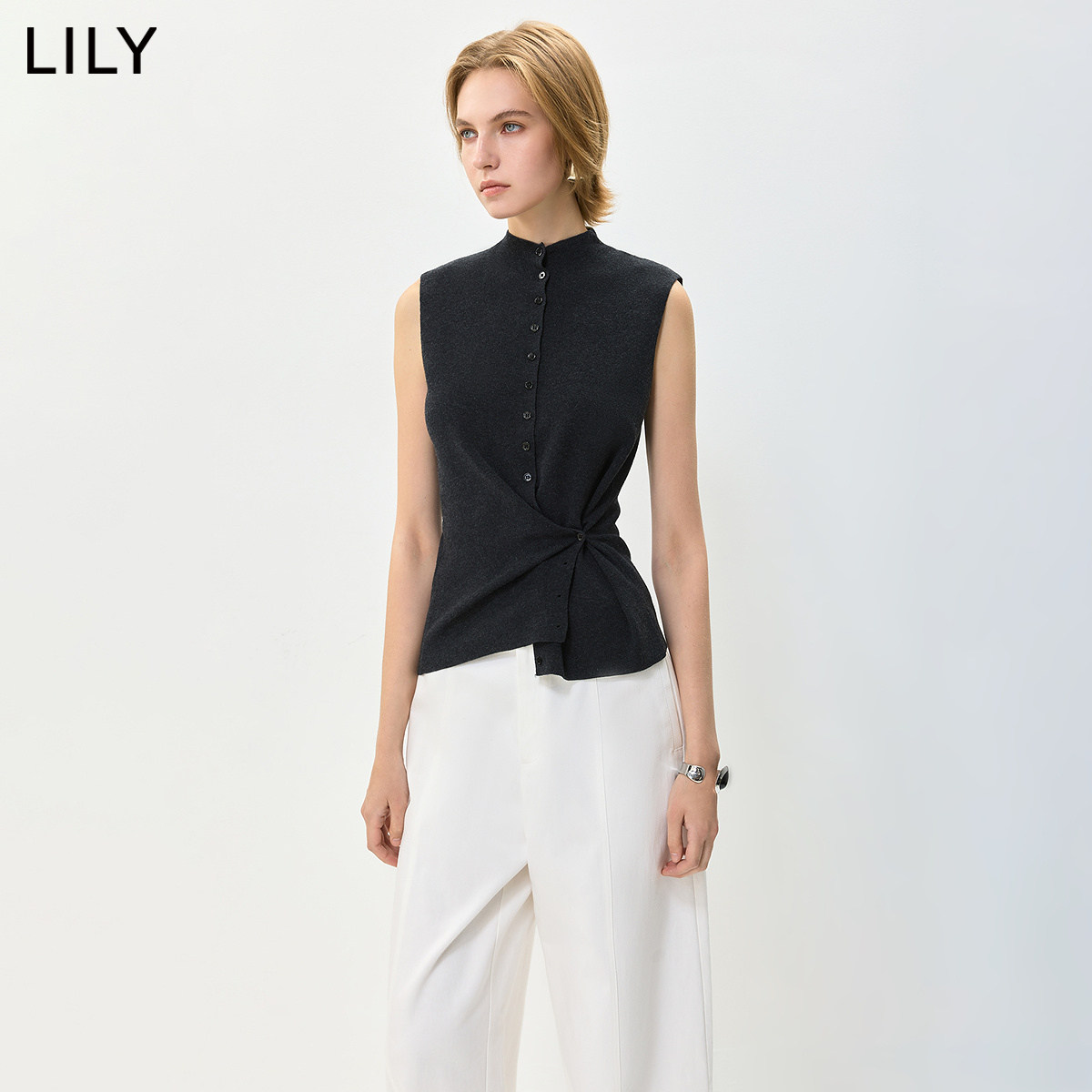 LILY2026秋新款女装格雷系设计感不对称收腰深色无袖针织开衫马甲