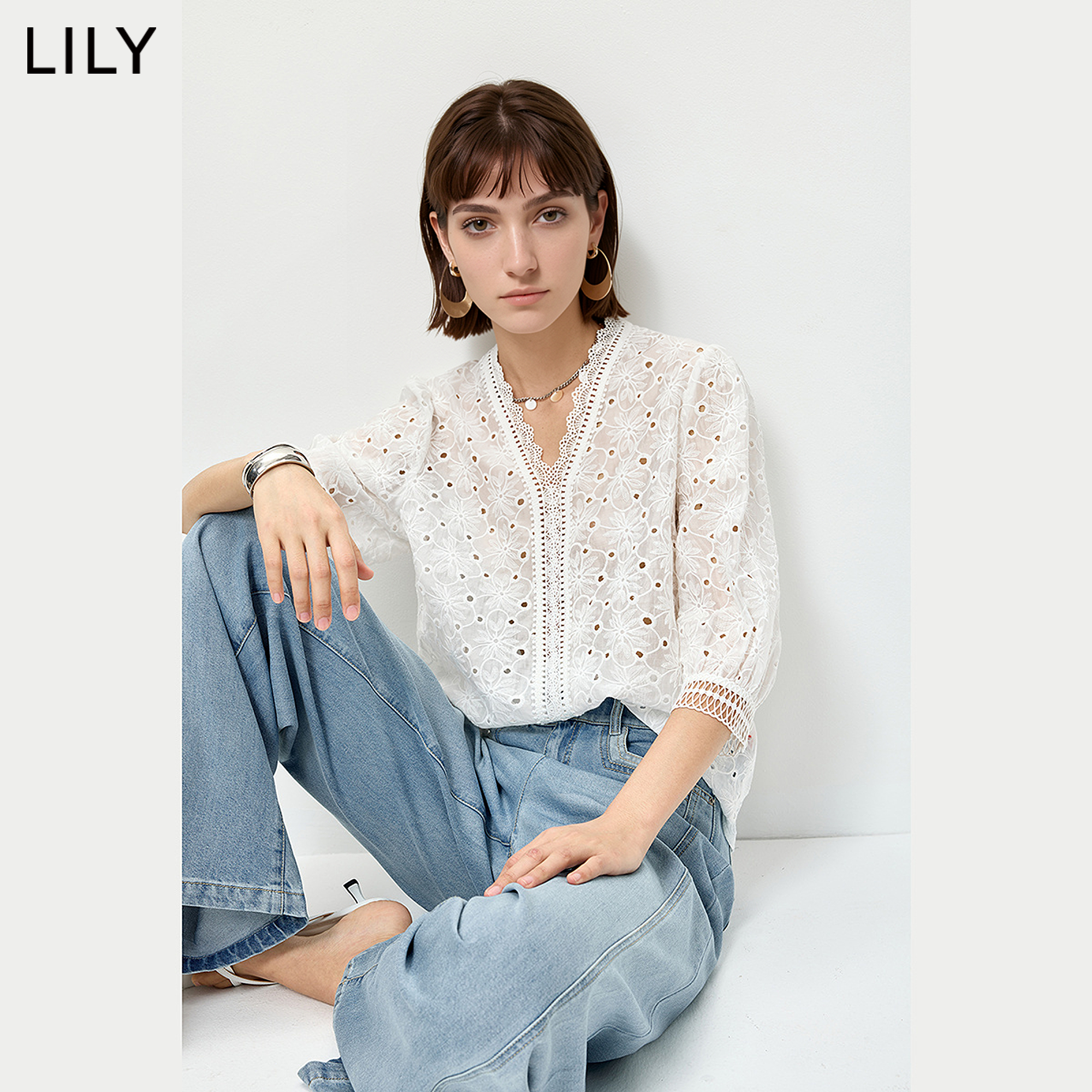 LILY2026夏新款女装莱赛尔混纺法式V领蕾丝七分袖白色套头雪纺衫