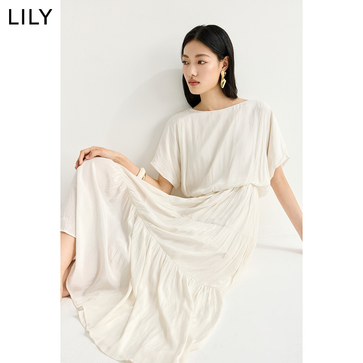 LILY2026夏新款复古简约宽松休闲通勤收腰纯色短袖连衣裙女蛋糕裙