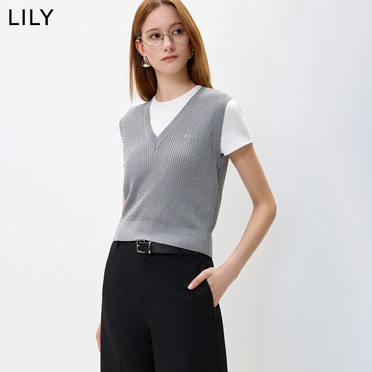 LILY2026秋新款格雷系V领休闲百搭通勤无袖套头针织衫背心女短款