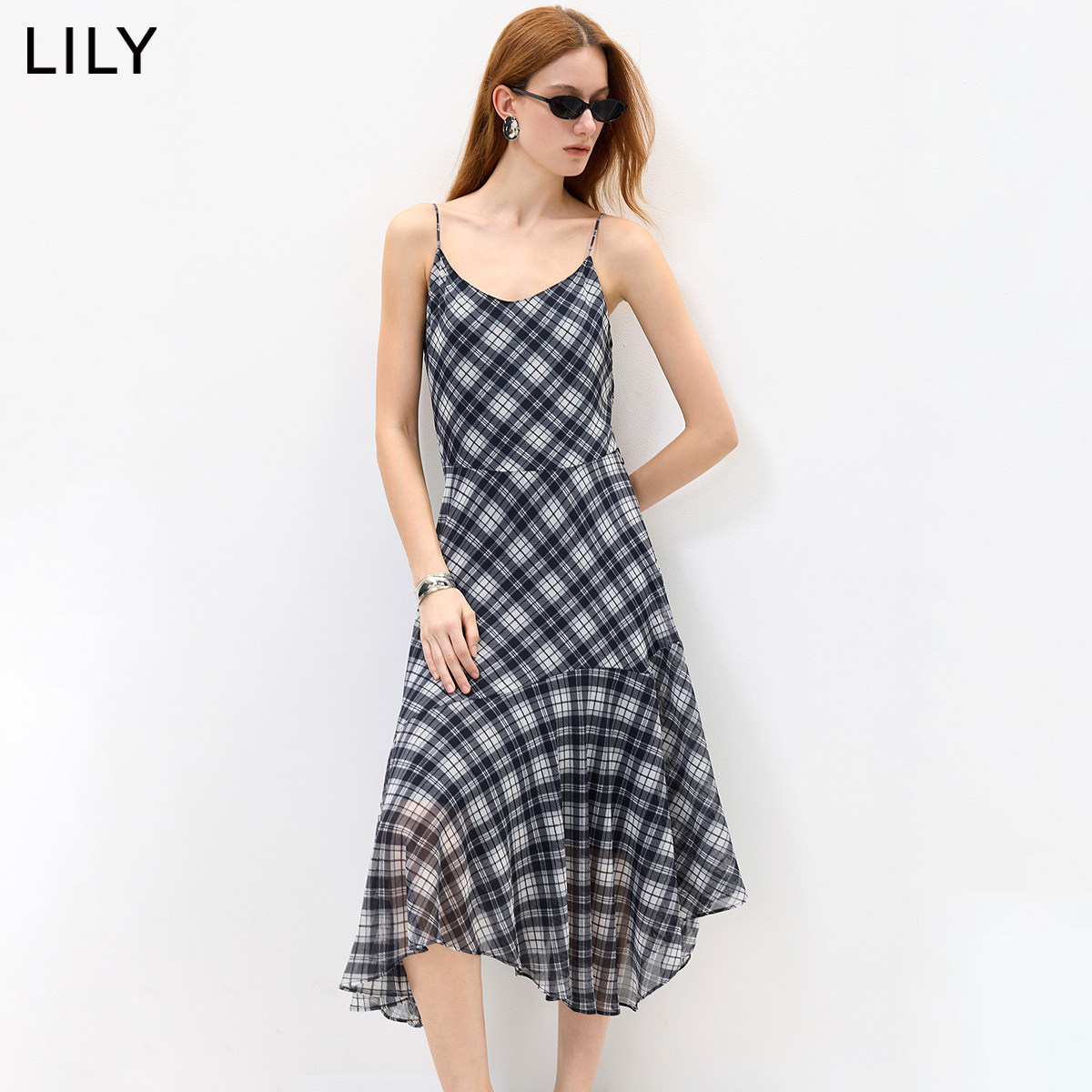 LILY2026秋新款女装复古U领撞色格纹印花垂感气质通勤吊带连衣裙