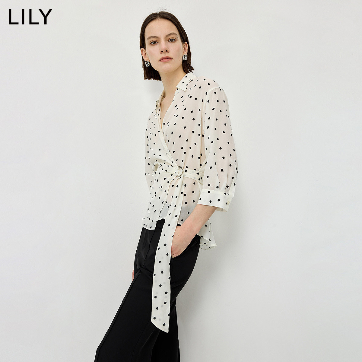 LILY2026夏新款莱赛尔混纺复古撞色波点收腰气质通勤七分袖衬衫女