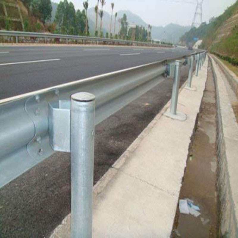 公路护栏 三波板 防阻块及安装高速公路 网侧钢制板防