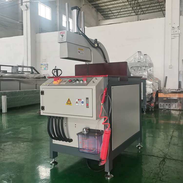母线铜排铝排切割机工业铝型材散热器切铝机气推油半自动断料锯