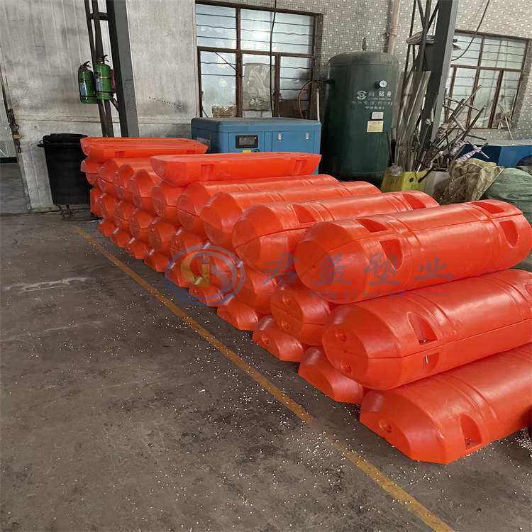 丹江口水库核心区禁航拦船浮筒 水面警示牌浮标