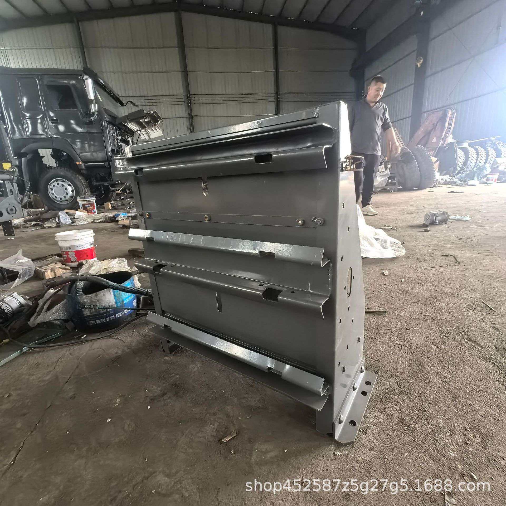 工厂供应大型工程车配件 适用多种重型汽车维修件拆车件
