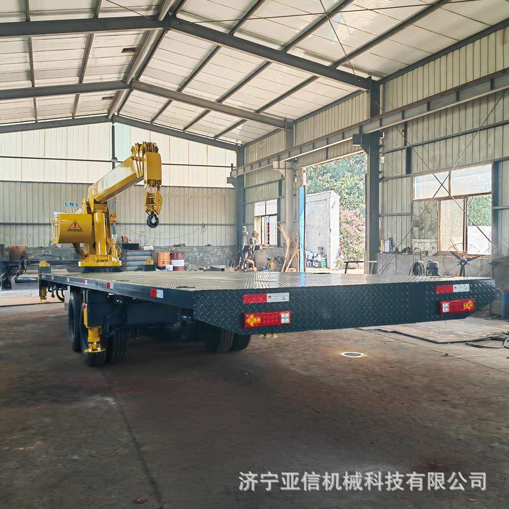 农用拖拉机平板随车吊 钢筋厢房吊装运输两用车 牵引式拖车吊机