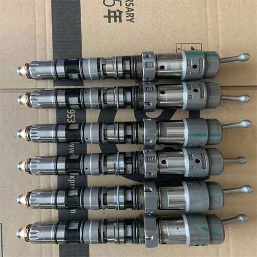 107喷油器6560-11-1114pc1250-7挖掘机配件底盘黄油池