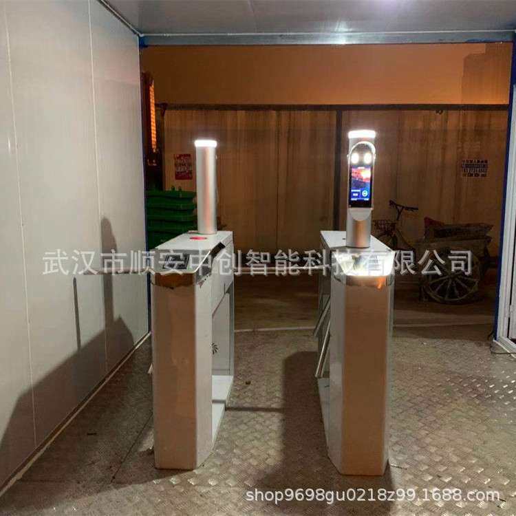 武汉工人劳务实名制通道三辊闸动态人脸识别二代证后台管理闸机