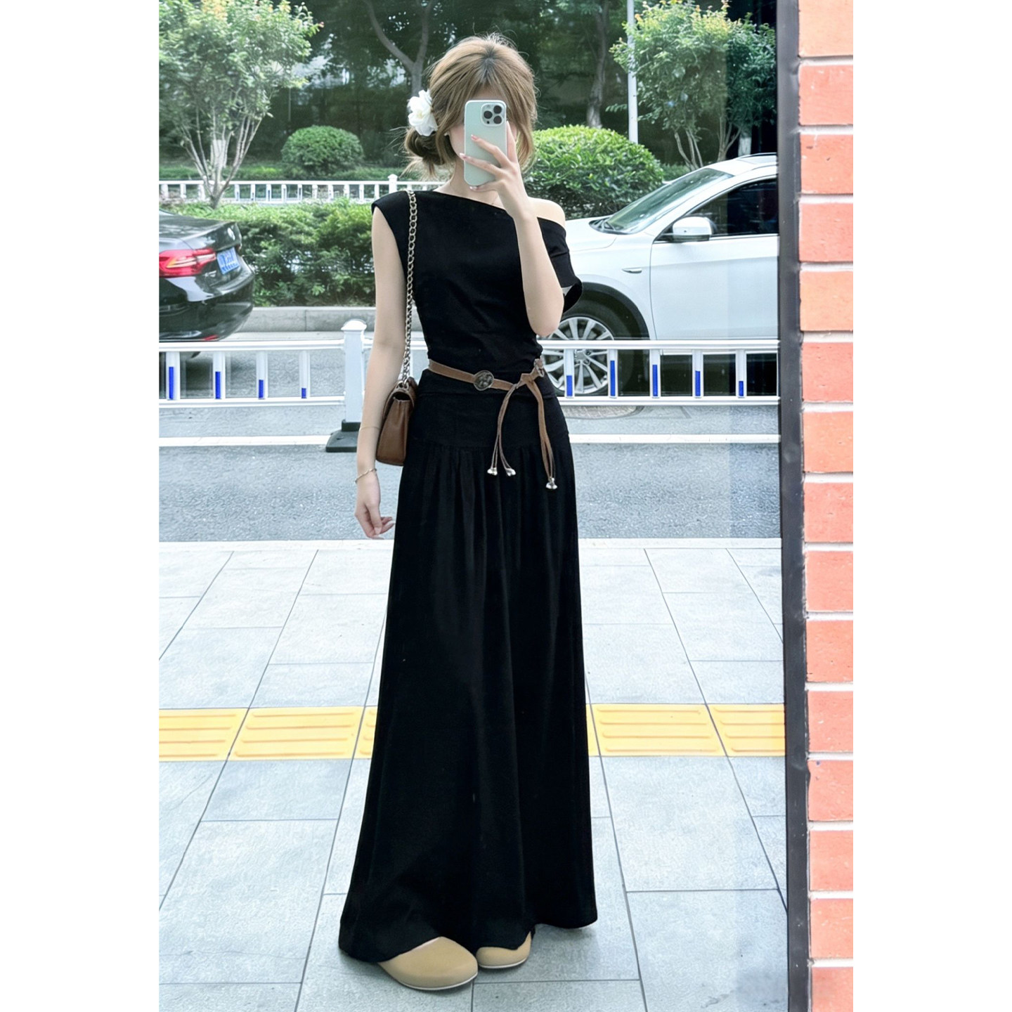 梨形身材穿搭套装女法式气质黑色斜肩短袖上衣搭配高腰显瘦半身裙