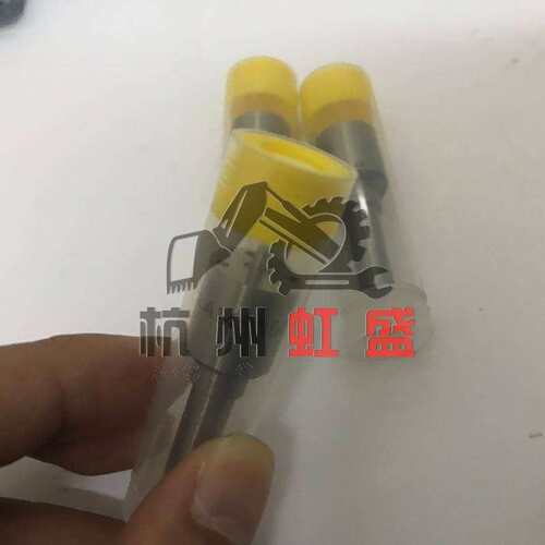 适用PC130-7/PC110-8/PC100康明斯4BT/4D102发动机喷油嘴145P606