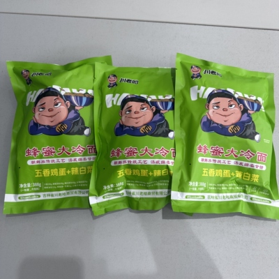 川老哈蜂蜜大冷面五香鸡蛋辣白菜