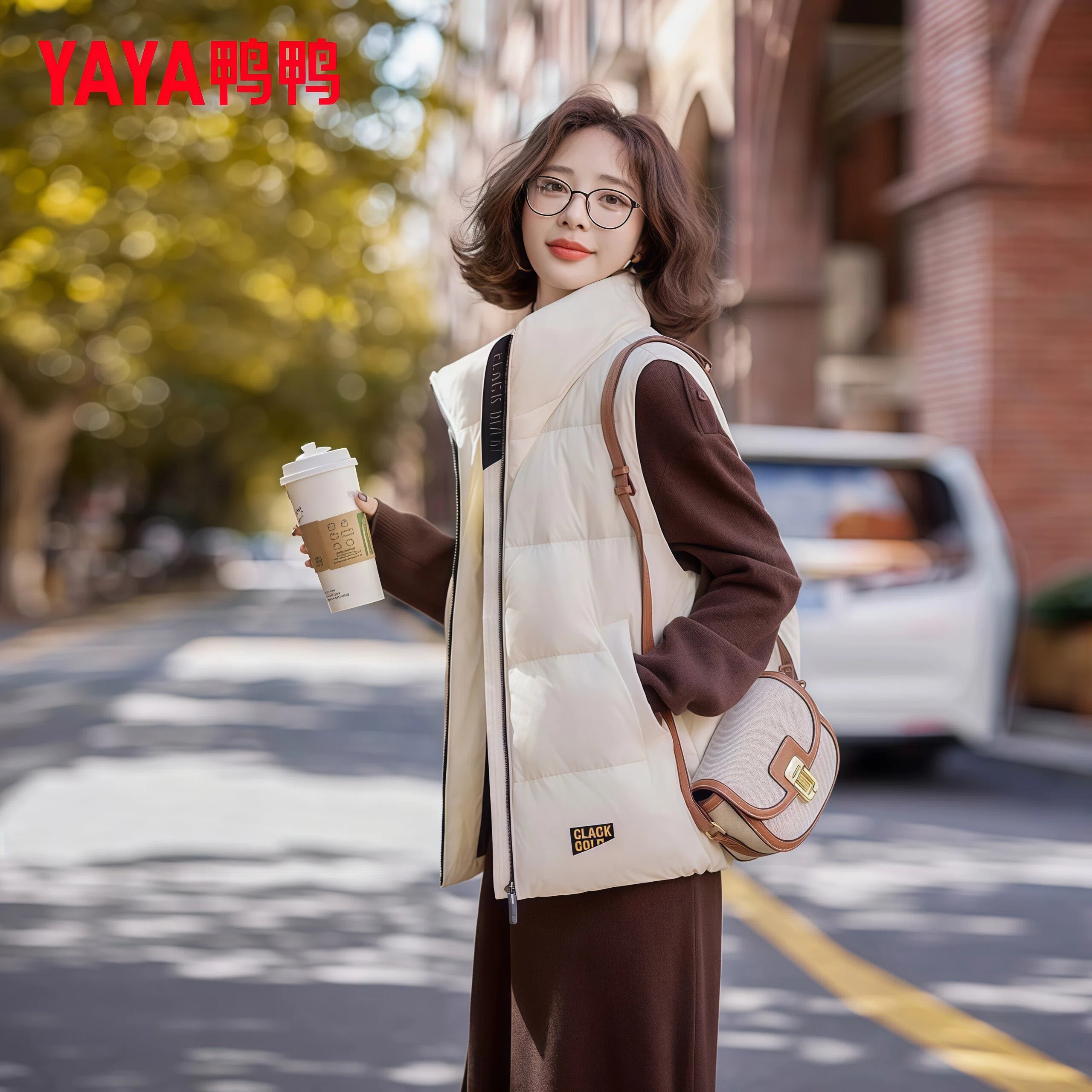 黑金轻奢羽绒马甲女时尚