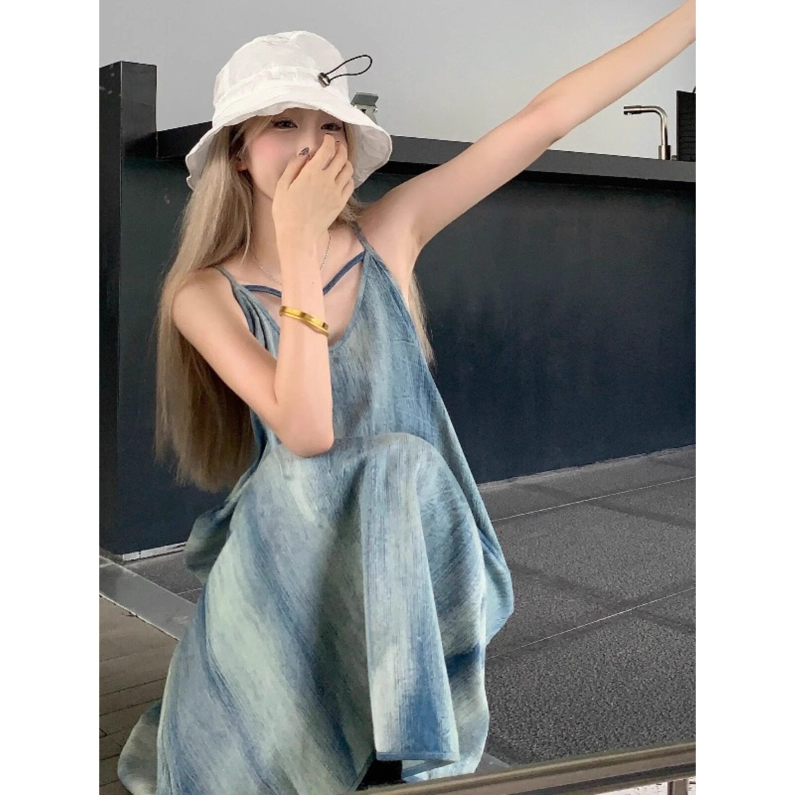 晕染牛仔吊带连衣裙女夏