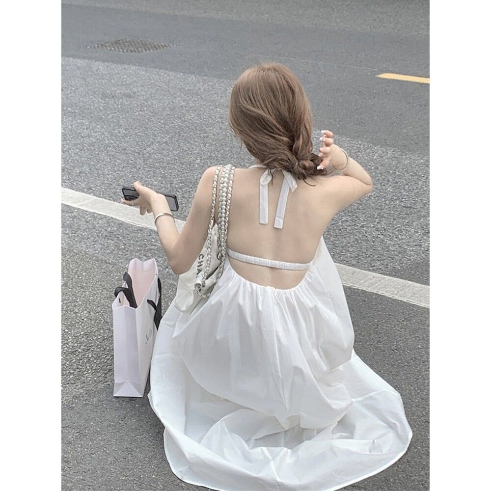 度假风露背挂脖连衣裙女