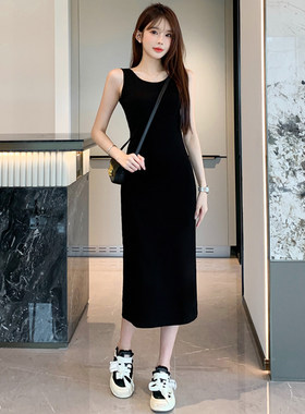 黑色吊带洋装女夏季2026新款修身显瘦背心裙收腰包臀裙气质长裙