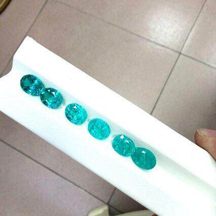 培育彩   钇铝榴石 帕拉伊巴色  Paraiba YAG 5A精切 雅晶