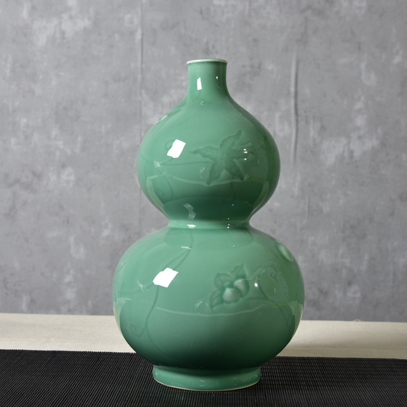 龙泉青瓷刻花葫芦瓶陶瓷工艺品摆件样板间装饰中式大花瓶精致创意