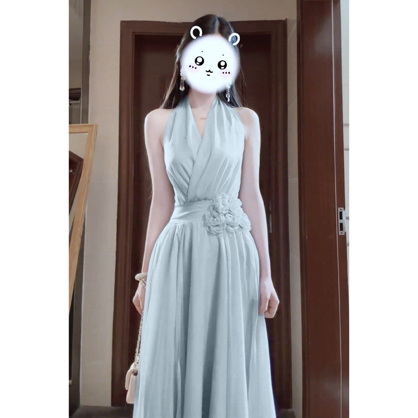 特别漂亮蓝色v领挂脖连衣裙子女装夏季2026新款今年流行爆款长裙
