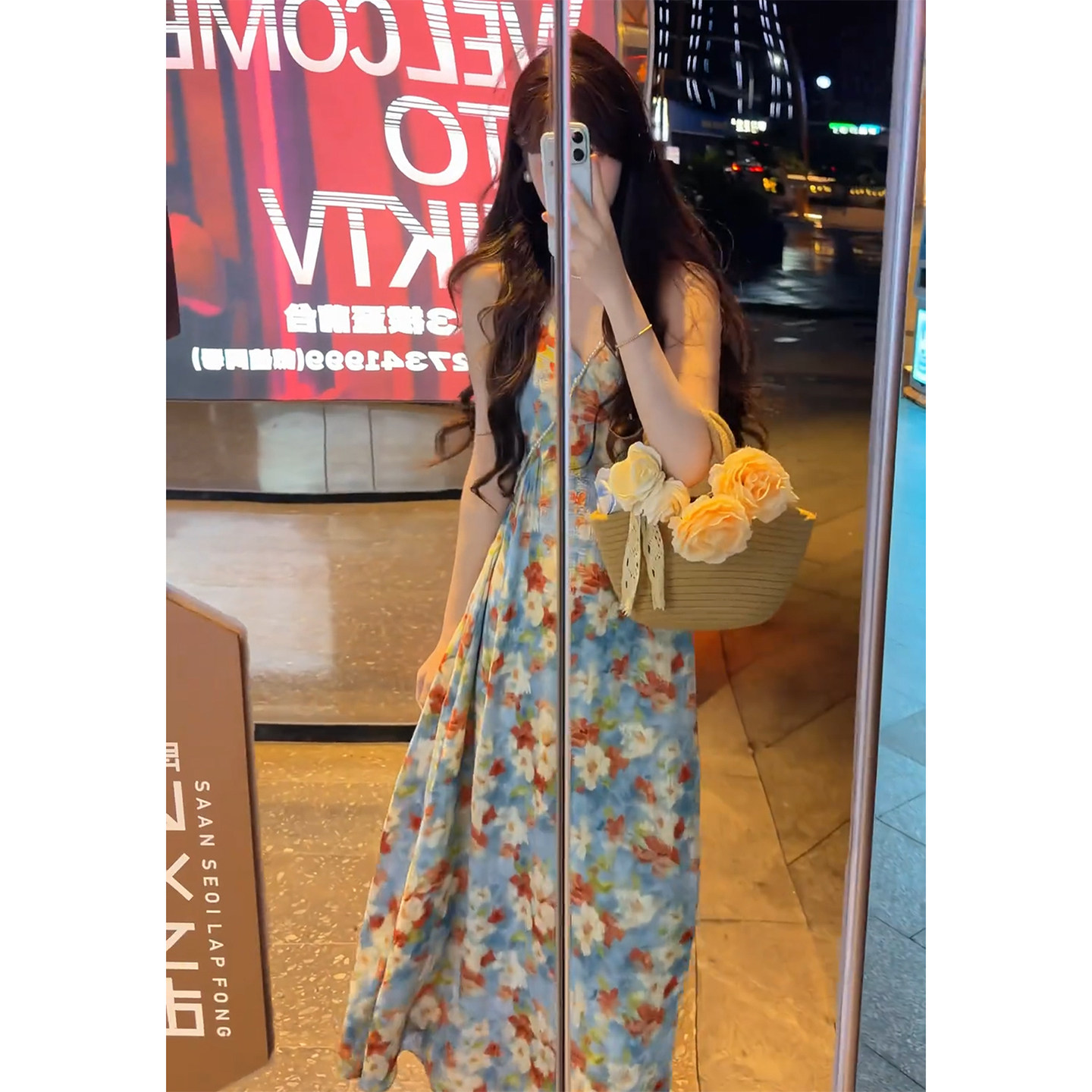 法式蓝色碎花吊带连衣裙子女夏2026新款海边度假穿搭绝美掐腰长裙