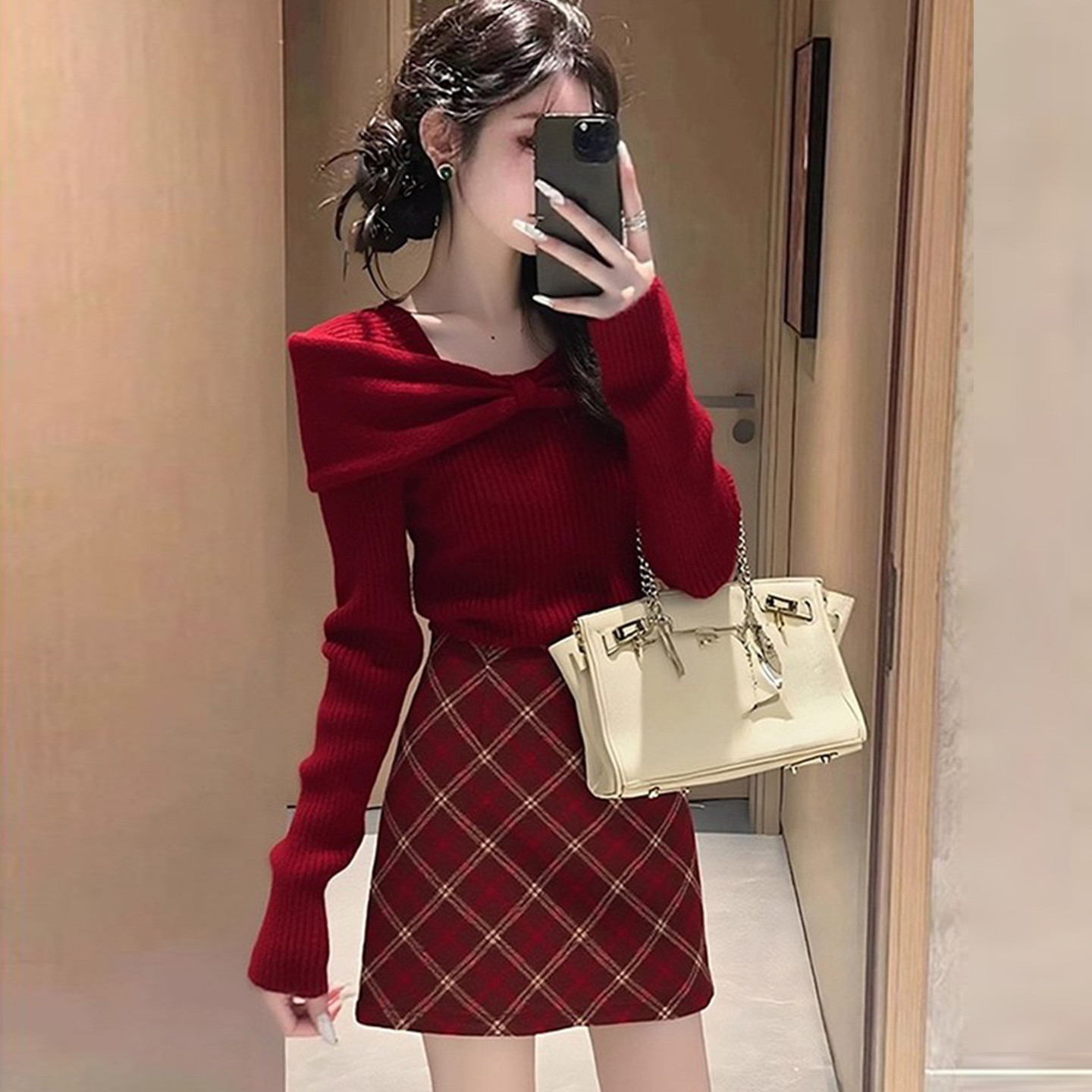 红色毛衣连衣裙子女秋季2026新款巨好看超火减龄漂亮穿搭短裙