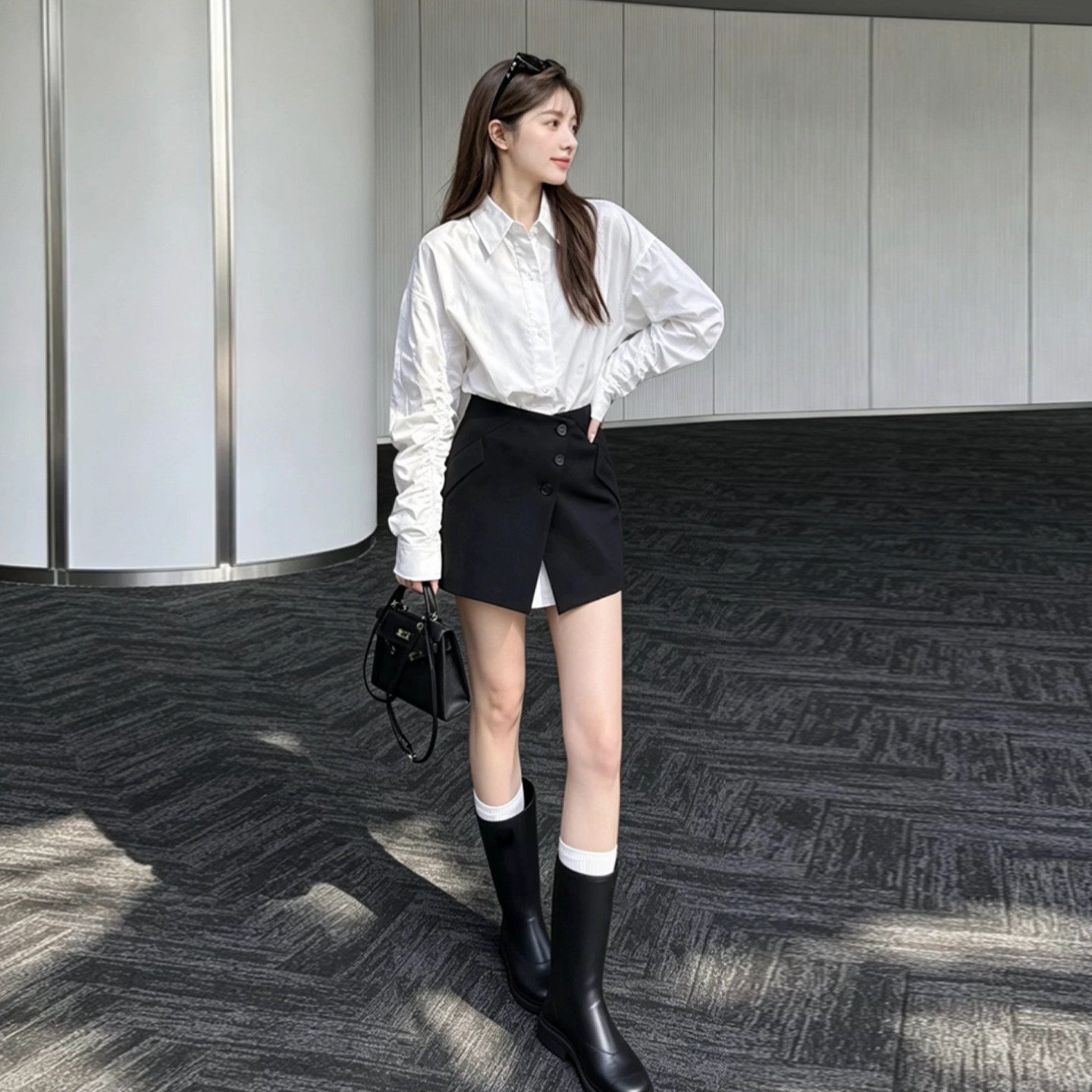 韩系白色衬衫黑色半身裙子女秋套装2026新款高级感休闲穿搭一整套