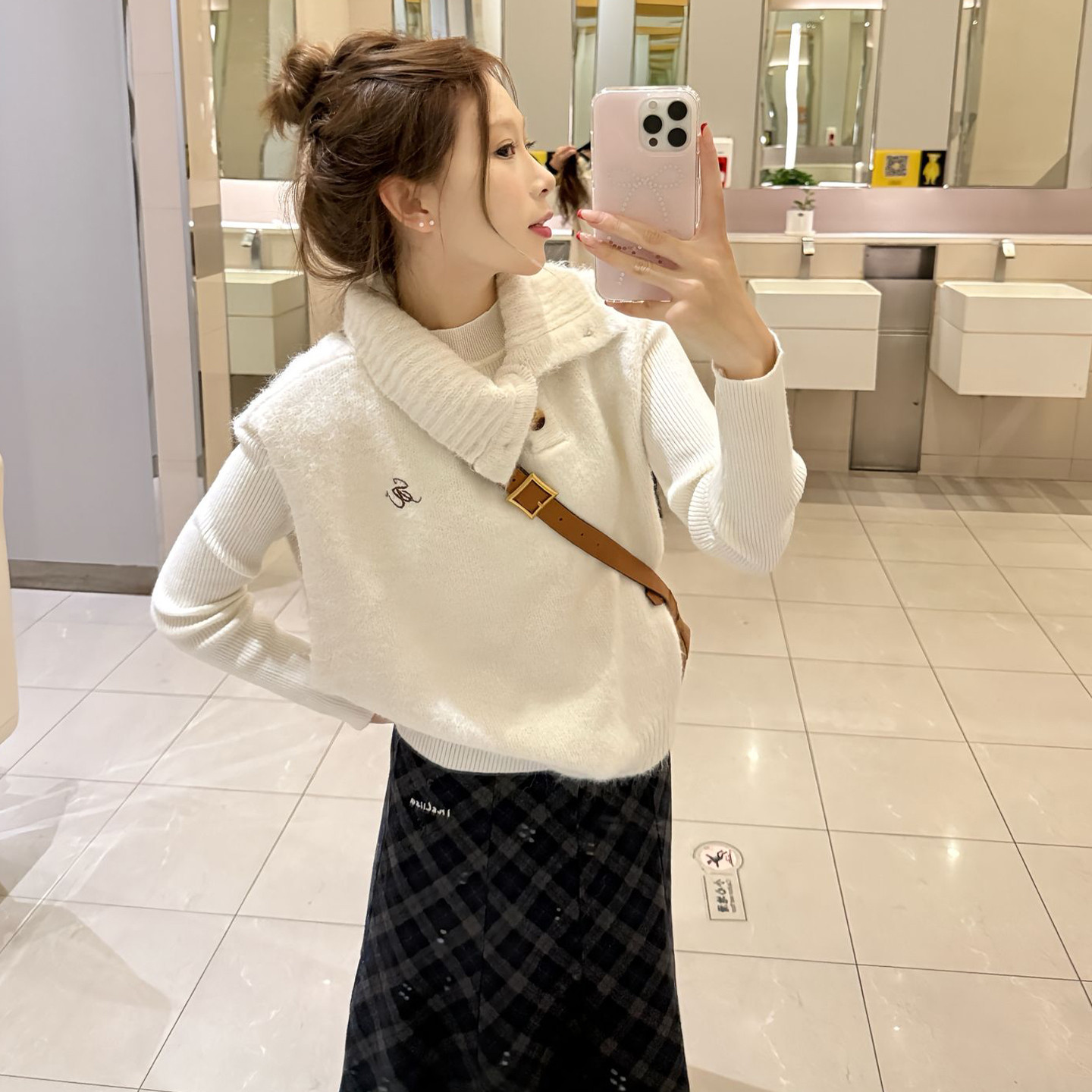 韩系白色针织毛衣连衣裙子女2026新爆款巨好看早秋季穿搭一整套装