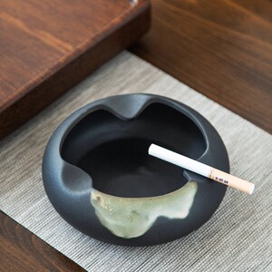 晟窑陶瓷烟灰缸防尘创意个性潮流家用客厅办公室复古茶道配件定制