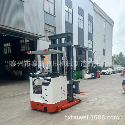 江苏AGV三向堆垛车1.5吨（AGV)